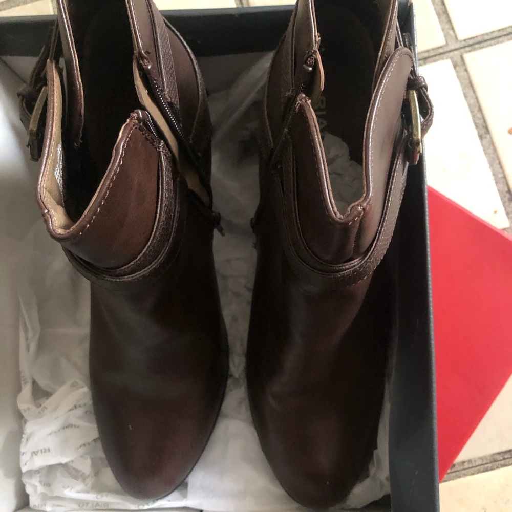 Sophisticated Brown Ankle Booties with Medium Heel